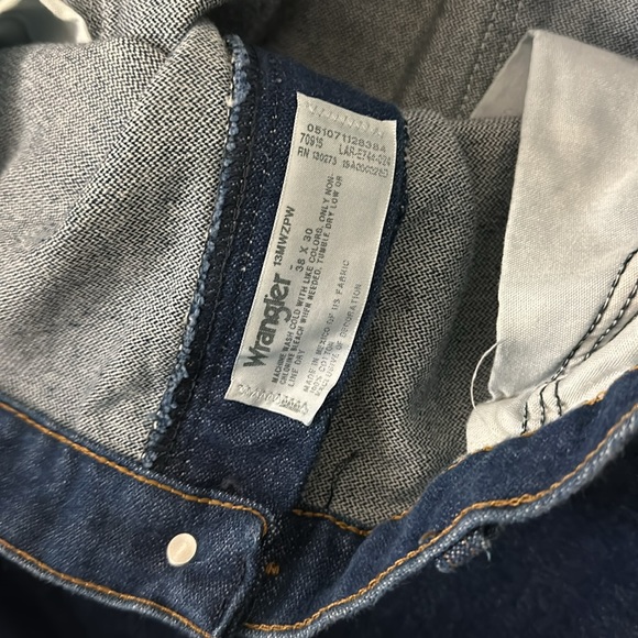 Wrangler Men’s Jeans, Size 38x30 - Picture 4 of 4
